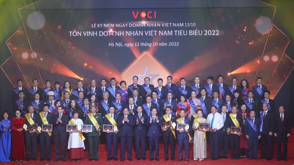 Thủ tướng: Tạo điều kiện thuận lợi cho doanh nghiệp, doanh nhân thuộc mọi thành phần kinh tế