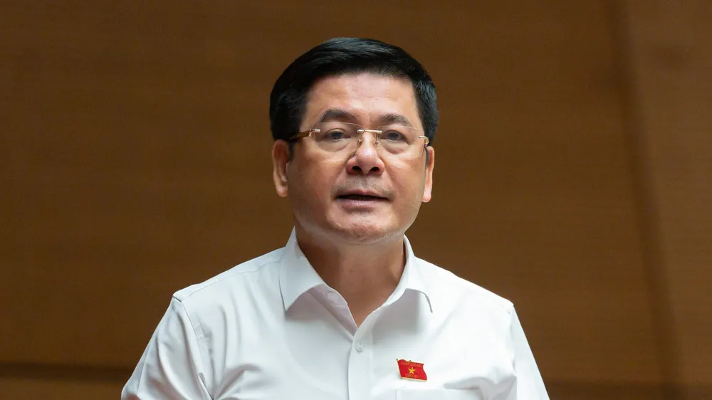 Bộ trưởng Bộ Công thương giải trình về việc thiếu xăng dầu, cho đó là bất thường