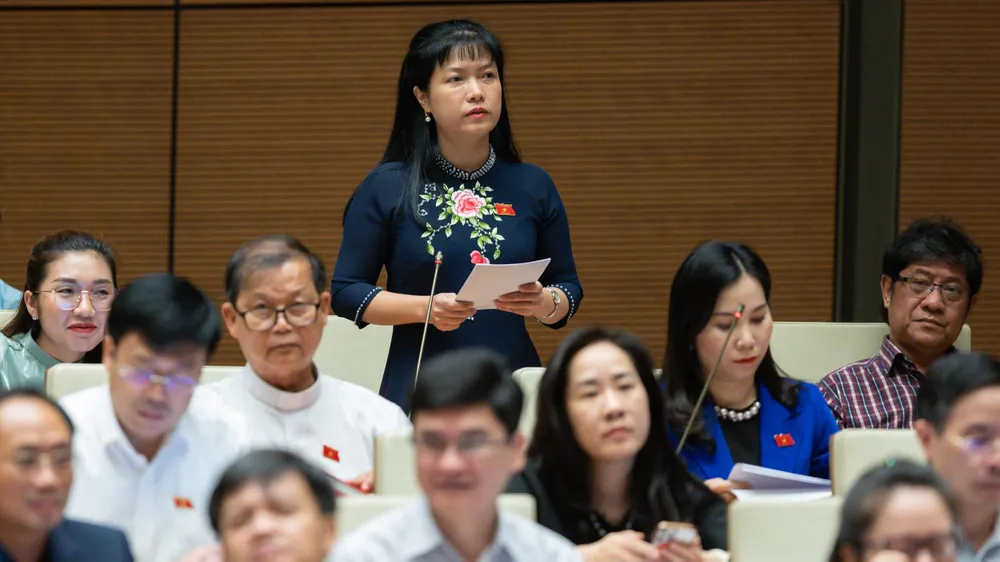ĐBQH: Cần làm rõ xăng dầu “thiếu thật” hay “thiếu giả” ​ ​