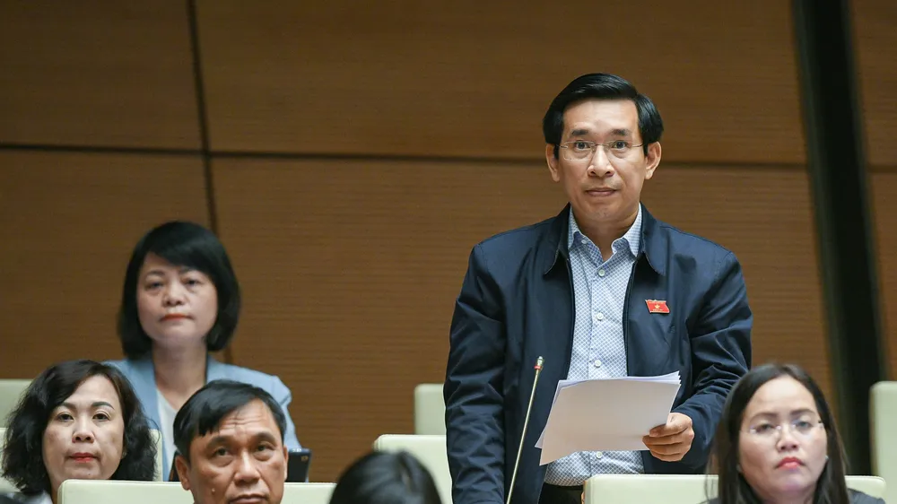 Toàn cảnh phiên họp sáng 7-11. ẢNH: QUANG PHÚC