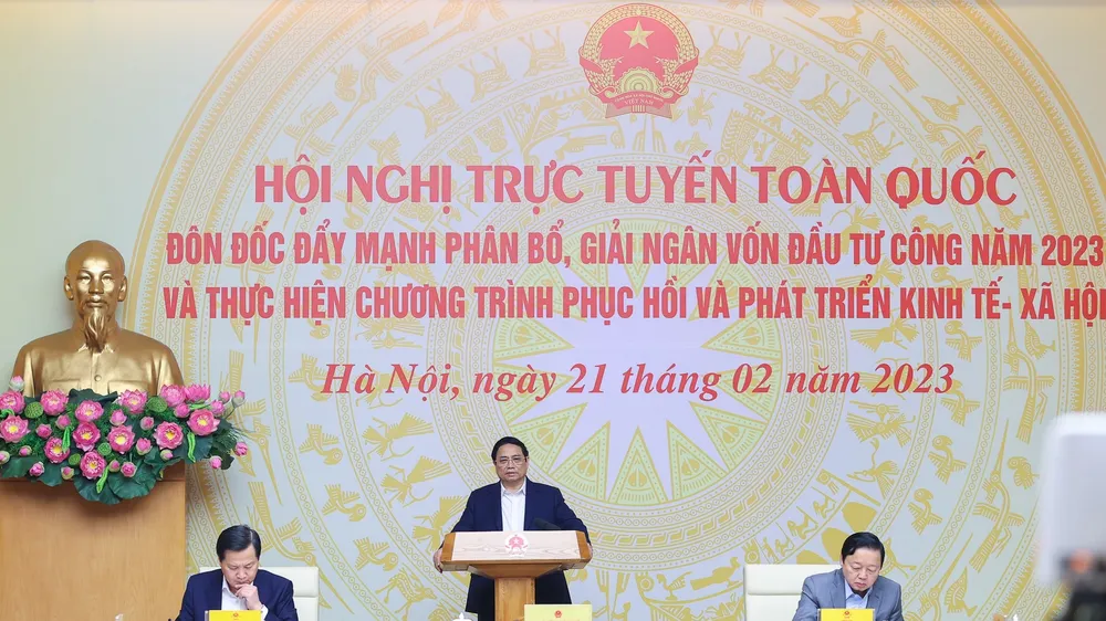 Thủ tướng: dành dụm để có nguồn vốn thì đầu tư phải có hiệu quả, tránh đầu tư xong phải đi xử lý. Ảnh: VIẾT CHUNG