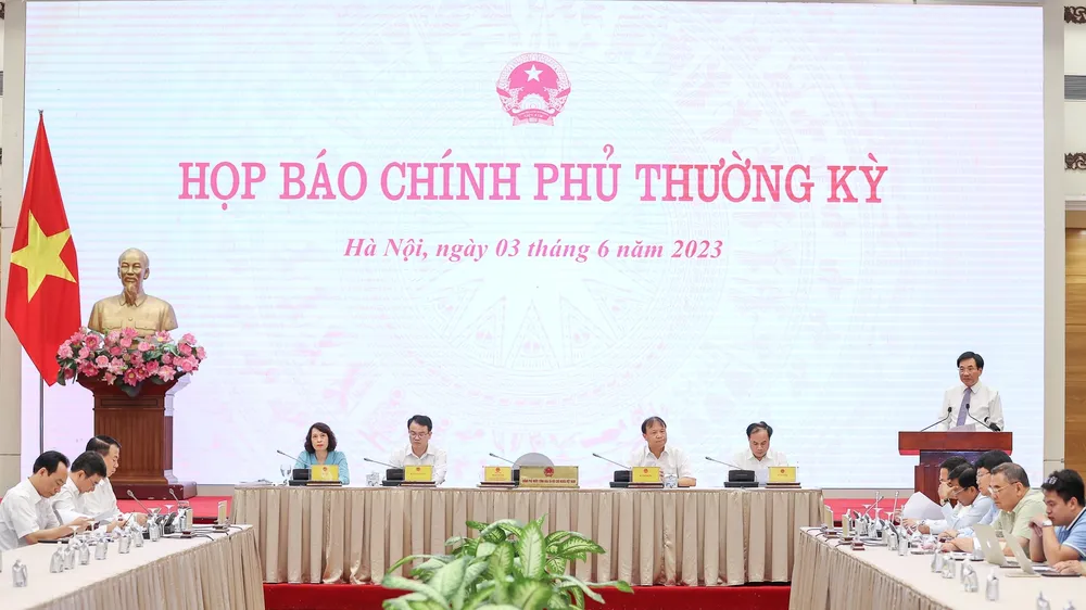 Họp báo Chính phủ thường kỳ tháng 5. Ảnh: VIẾT CHUNG