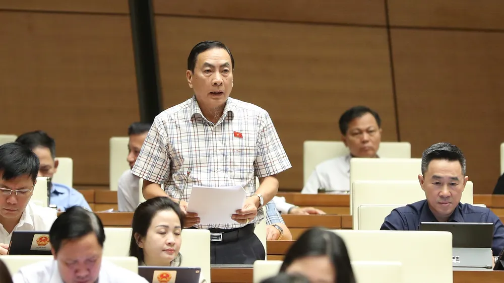Đại biểu Quốc hội tranh luận việc đổi thẻ căn cước công dân thành thẻ căn cước