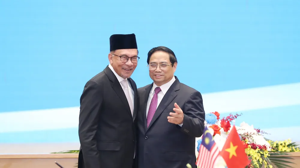 Thủ tướng Phạm Minh Chính chủ trì lễ đón trọng thể Thủ tướng Malaysia Anwar Ibrahim và phu nhân