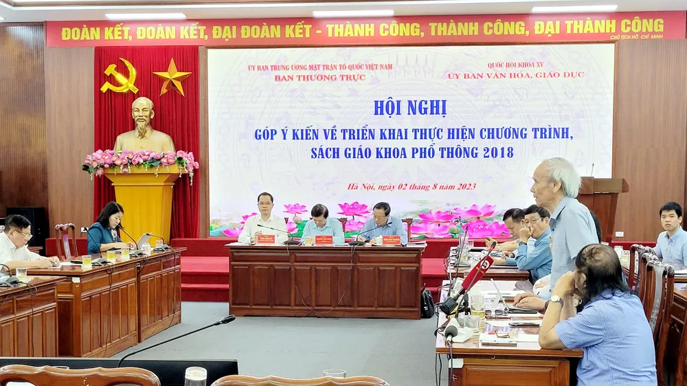 Hội nghị góp ý về triển khai thực hiện chương trình, sách giáo khoa phổ thông 2018.