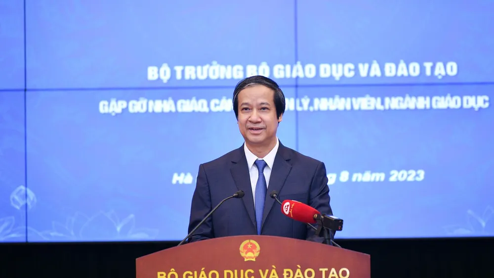 Bộ trưởng Bộ GD-ĐT Nguyễn Kim Sơn gặp gỡ giáo viên, cán bộ quản lý ngành giáo dục