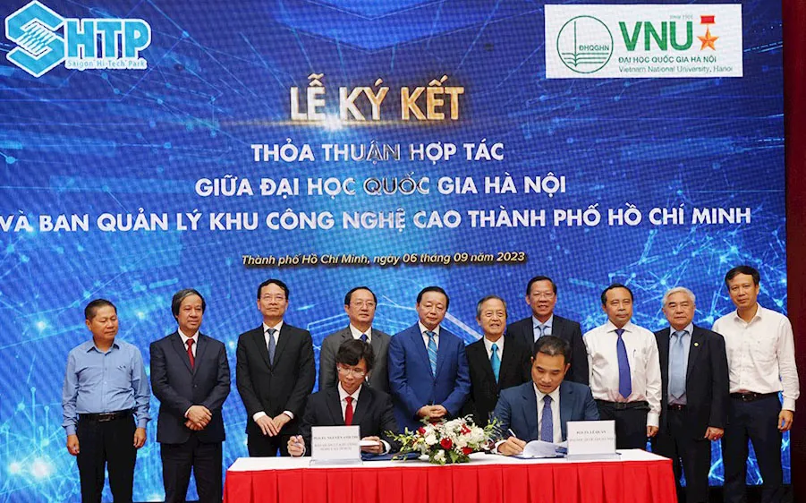 ĐHQGHN và Ban Quản lý khu công nghệ cao TPHCM hợp tác trong lĩnh vực điện tử và vi mạch bán dẫn