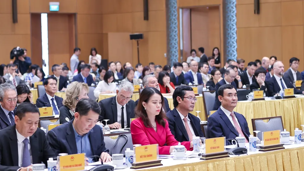 Đông đảo các nhà đầu tư nước ngoài tham dự hội nghị. Ảnh: VIẾT CHUNG