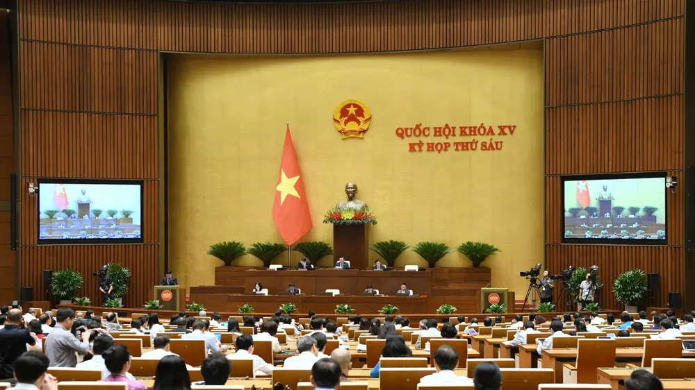 Quốc hội thảo luận sáng 3-11. Ảnh: QUANG PHÚC
