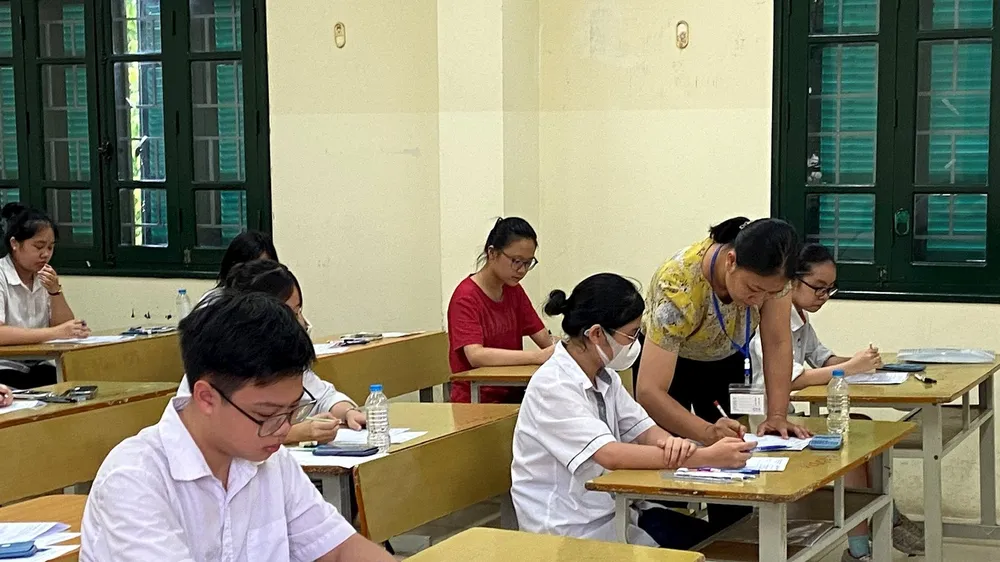 Kỳ thi tuyển sinh vào lớp 10 THPT công lập tại Hà Nội năm học 2024-2025 sẽ diễn ra trong các ngày 8 và 9-6 với sự tham dự của hơn 109.000 thí sinh