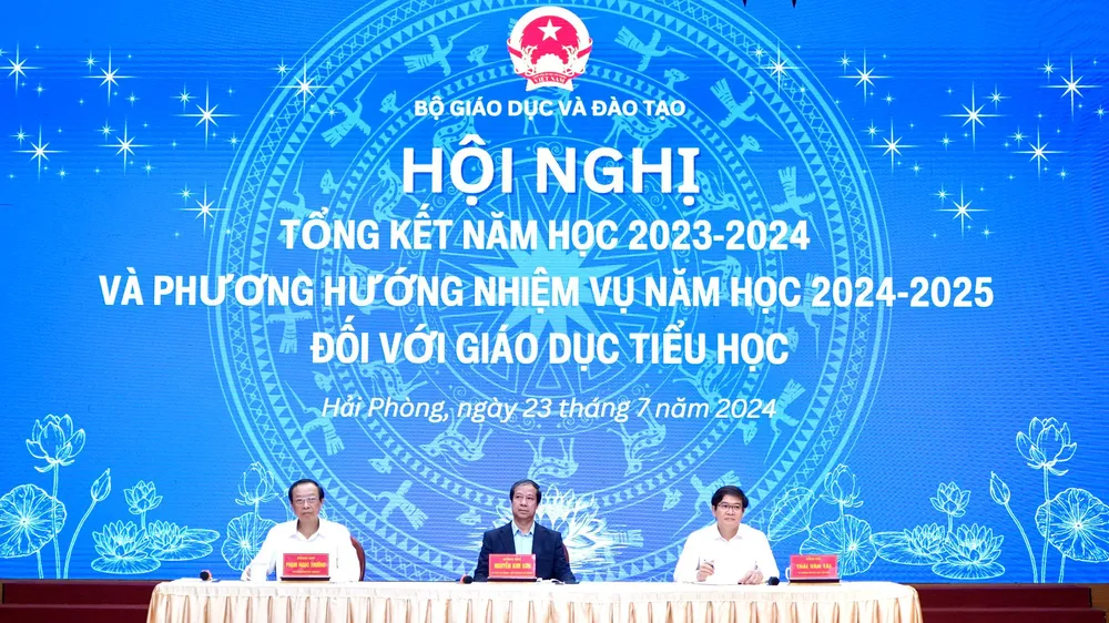 Lãnh đạo Bộ GD-ĐT chủ trì hội nghị