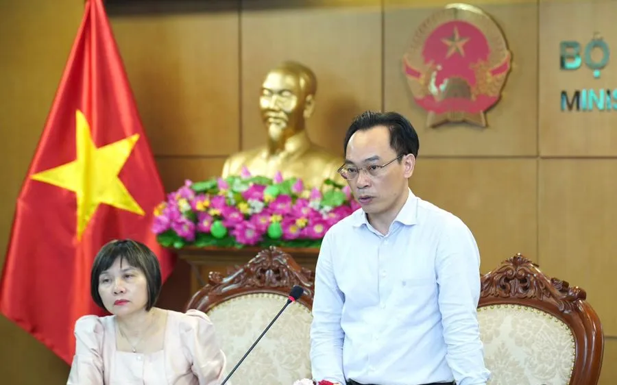 Thứ trưởng Bộ GD-ĐT Hoàng Minh Sơn phát biểu tại họp báo