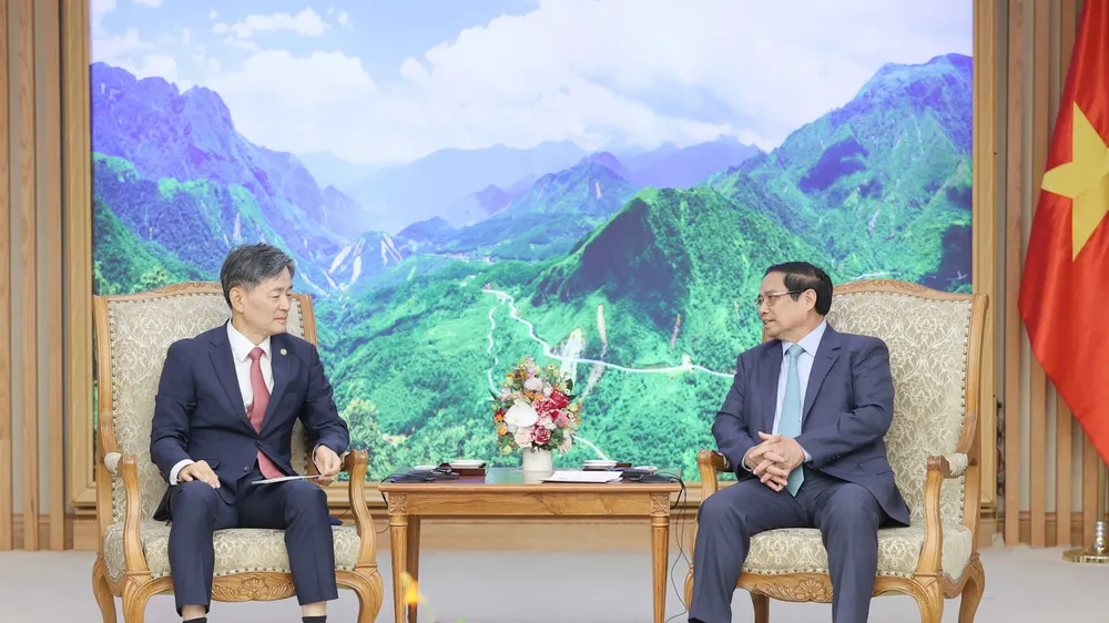 Thủ tướng Phạm Minh Chính tiếp Tư lệnh Cơ quan Cảnh sát quốc gia Hàn Quốc Cho Ji Ho. Ảnh: VIẾT CHUNG
