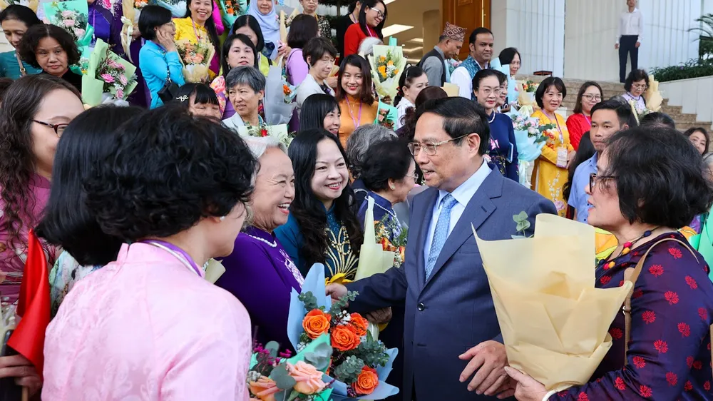 Thủ tướng tiếp các nhà khoa học và kỹ sư nữ khu vực châu Á - Thái Bình Dương