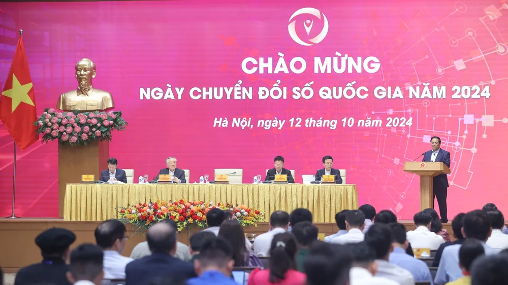 Thủ tướng chủ trì chương trình chào mừng Ngày Chuyển đổi số quốc gia năm 2024. Ảnh: VIẾT CHUNG