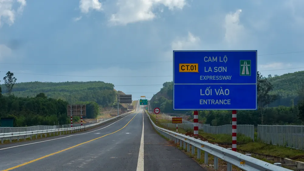 Mở rộng cao tốc Cam Lộ - La Sơn lên 4 làn xe với tổng mức đầu tư khoảng 6.488 tỷ đồng