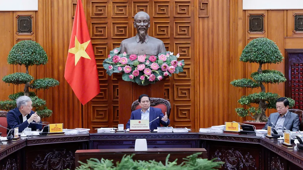 Thủ tướng Phạm Minh Chính chủ trì và phát biểu tại cuộc họp Thường trực Chính phủ về Đề án phát triển mạng lưới đường sắt đô thị tại Hà Nội và TPHCM. Ảnh: VIẾT CHUNG