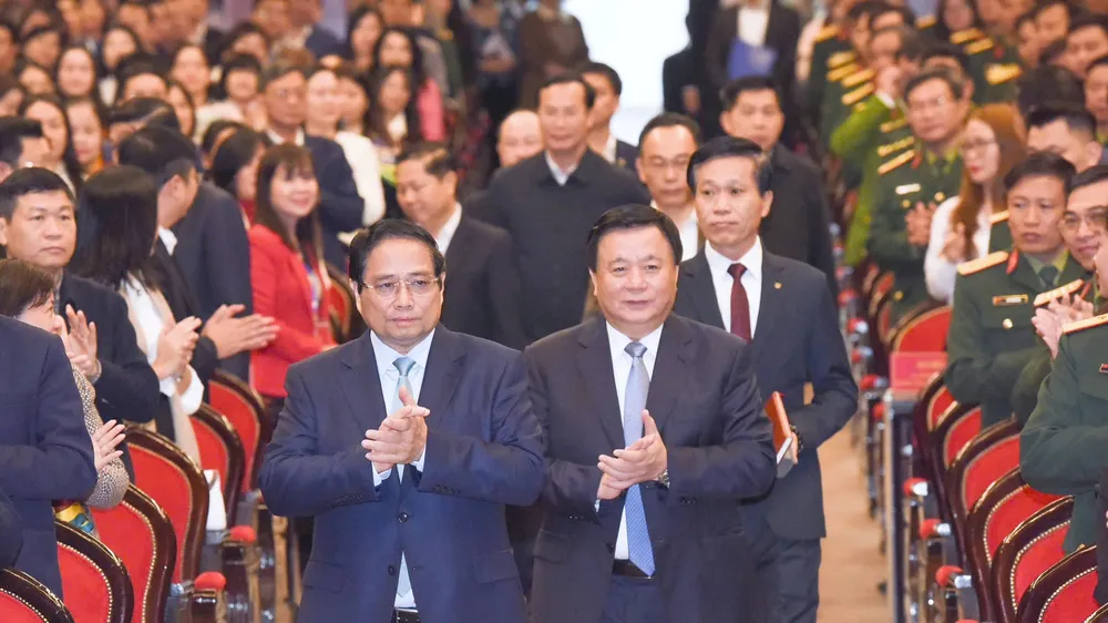 Thủ tướng Phạm Minh Chính đến dự hội nghị toàn quốc về giáo dục quyền con người. Ảnh: VIẾT CHUNG
