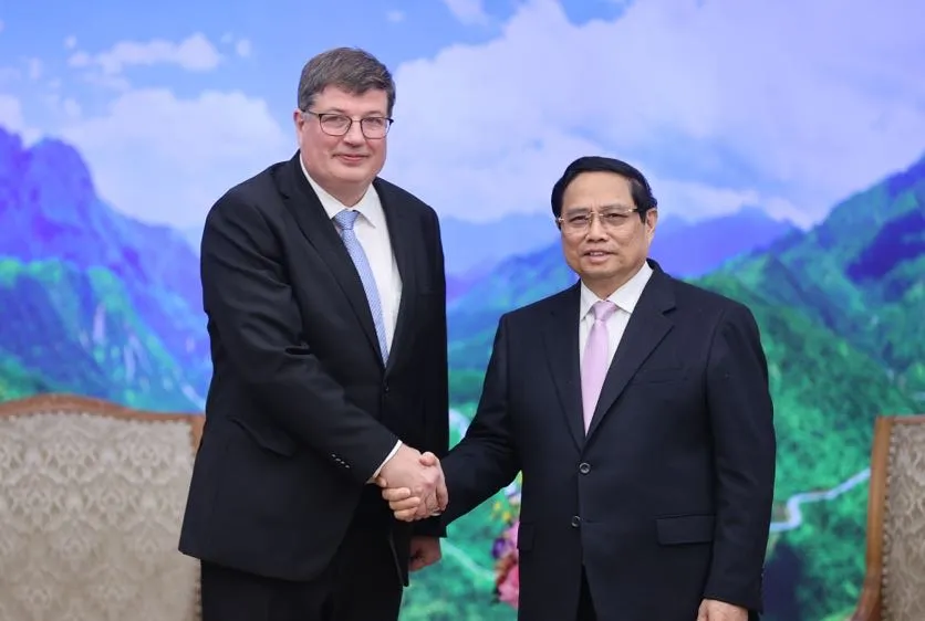 Thủ tướng Phạm Minh Chính và Bộ trưởng phụ trách việc làm thuộc Bộ Kinh tế và Việc làm Phần Lan Arto Olavi Satonen