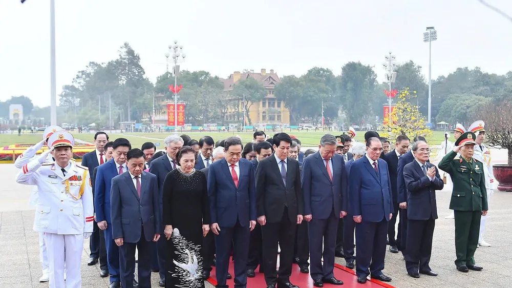 Lãnh đạo Đảng, Nhà nước vào Lăng viếng Chủ tịch Hồ Chí Minh