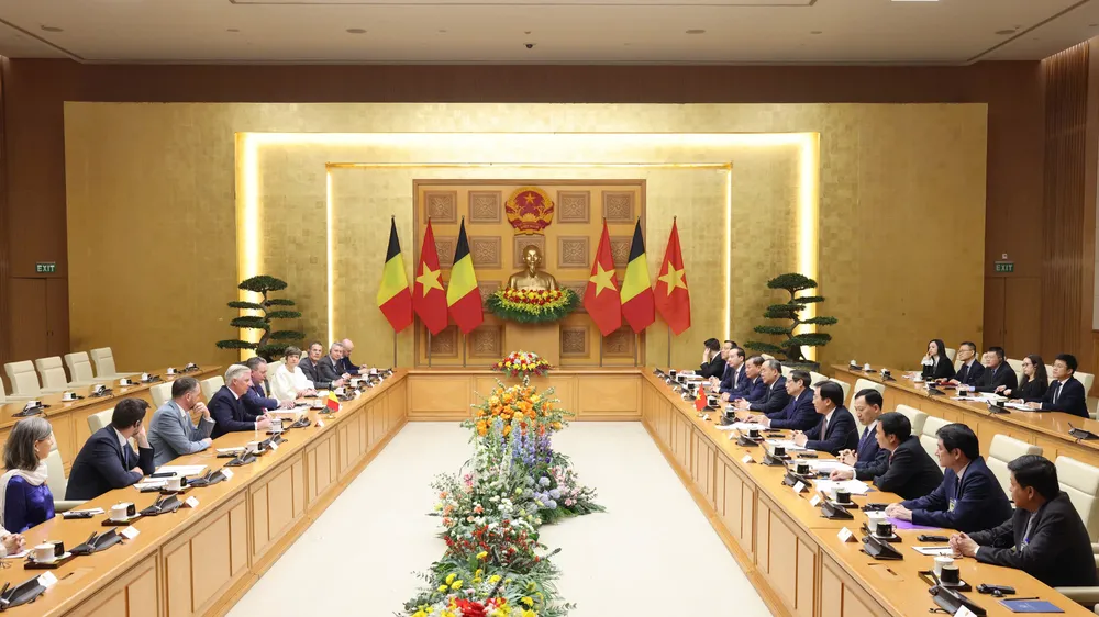 Thủ tướng Phạm Minh Chính hội kiến Nhà vua Vương quốc Bỉ Philippe, chiều 1-4. Ảnh QUANG PHÚC