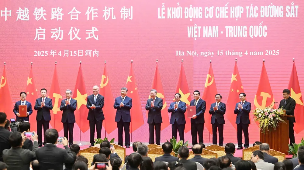 Lãnh đạo Đảng, Nhà nước Việt Nam - Trung Quốc dự Liên hoan giao lưu hữu nghị nhân dân hai nước