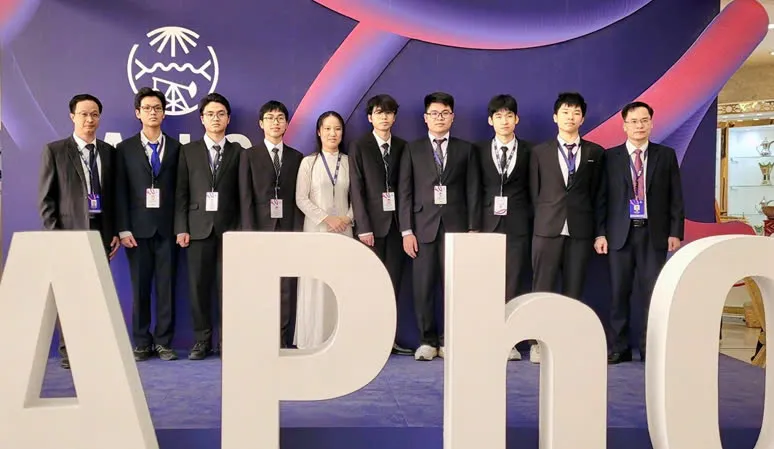 Các thành viên đội tuyển Quốc gia Việt Nam dự thi Olympic Vật lý châu Á (APhO) năm 2025