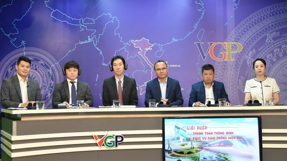 Các đại biểu tham dự tọa đàm