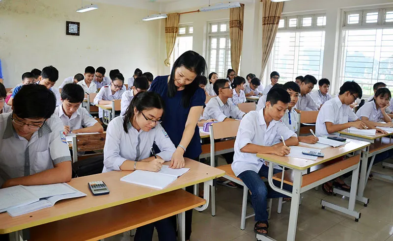 Sử dụng nguyên sách giáo khoa đã được lựa chọn để dạy học trong năm học 2025 - 2026