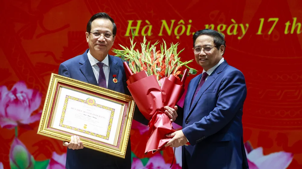 Thủ tướng chúc mừng đồng chí Đào Ngọc Dung