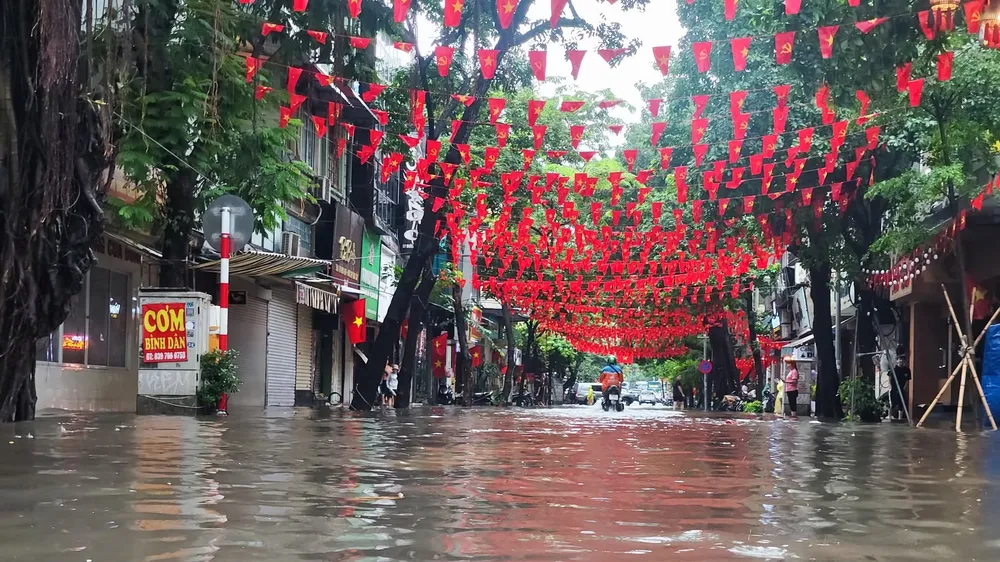 Ngập lụt ở Hà Nội hôm 30-9