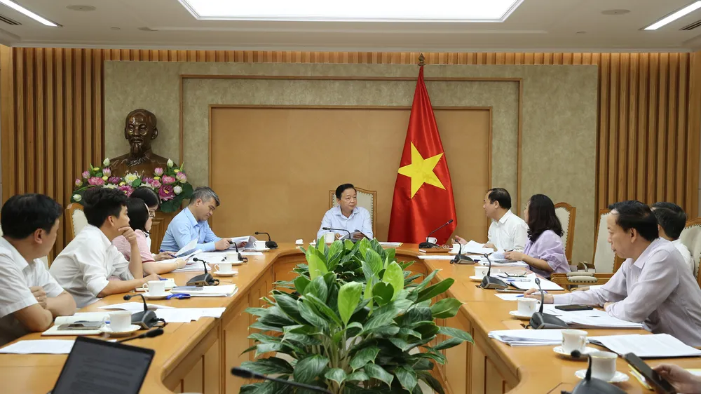 Phó Thủ tướng Trần Hồng Hà chủ trì cuộc họp nghe báo cáo về dự thảo Nghị định sửa đổi, bổ sung về nhà ở xã hội