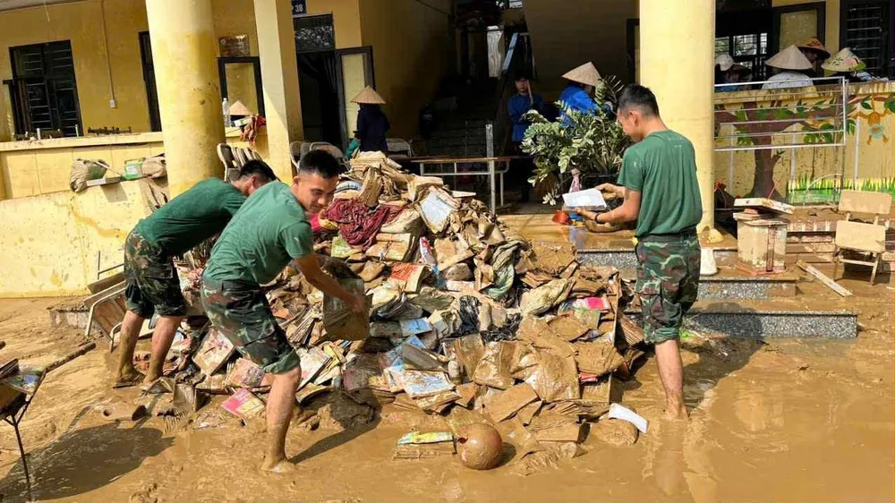 Nhiều trường học ở vùng bão lũ bị thiệt hại nặng nề