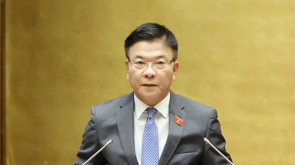 Phó Thủ tướng Lê Thành Long trình bày dự thảo Nghị quyết về dự toán ngân sách nhà nước năm 2026, chiều 13-11. Ảnh: QUANG PHÚC