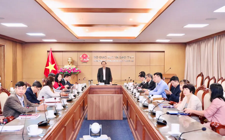 Thứ trưởng Thường trực Bộ GD-ĐT Phạm Ngọc Thưởng chủ trì hội nghị