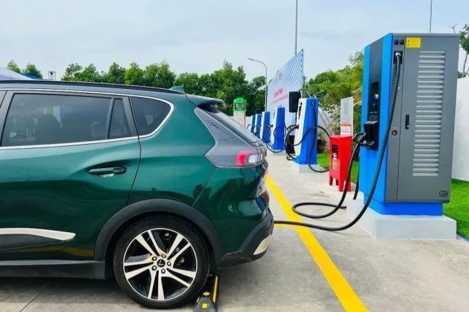 Thủ tướng chỉ thị tiết kiệm năng lượng, phát triển giao thông điện