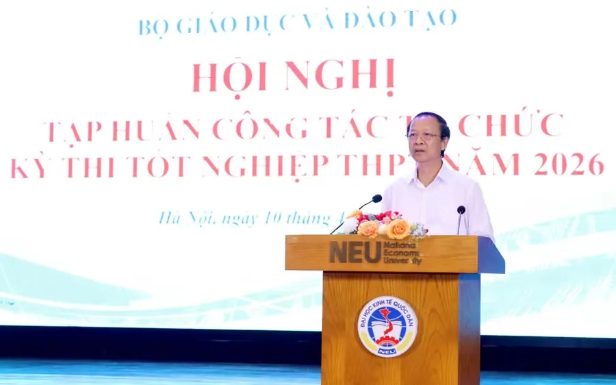 Thứ trưởng Thường trực Bộ GD-ĐT Phạm Ngọc Thưởng phát biểu tại hội nghị