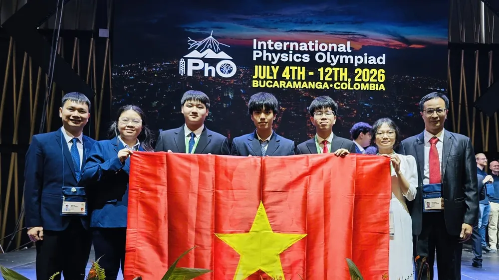 Các thành viên Đội tuyển Việt Nam tham dự IPhO 2026. Ảnh: Minh Thu