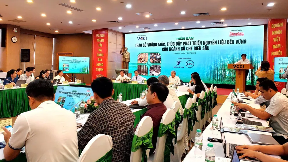 Quang cảnh diễn đàn. Ảnh: HÀ NGUYỄN
