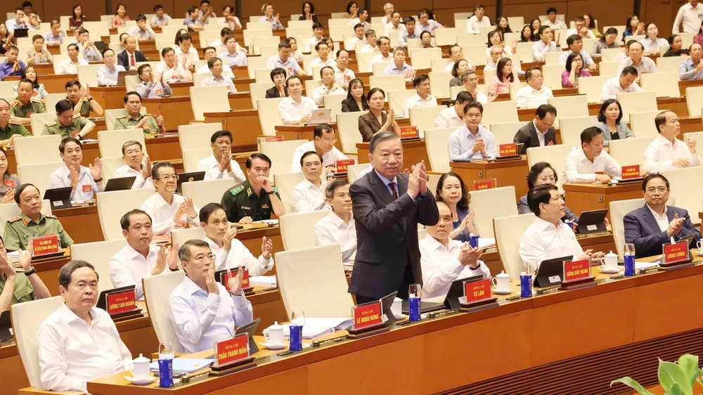 Tổng Bí thư, Chủ tịch nước Tô Lâm và các đồng chí lãnh đạo, nguyên lãnh đạo Đảng, Nhà nước dự Hội nghị toàn quốc nghiên cứu, học tập, quán triệt và triển khai thực hiện Nghị quyết Hội nghị lần thứ 3 Ban Chấp hành Trung ương Đảng khóa XIV, sáng 29-7. Ảnh: QUANG PHÚC