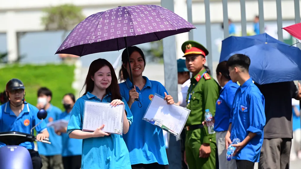 Thí sinh trường THPT chuyên Tuyên Quang thi lại. Ảnh: ĐỖ TRUNG