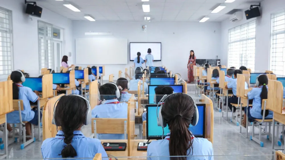 Dự kiến, Tiếng Anh là môn học bắt buộc từ lớp 1. Ảnh: HẰNG THU