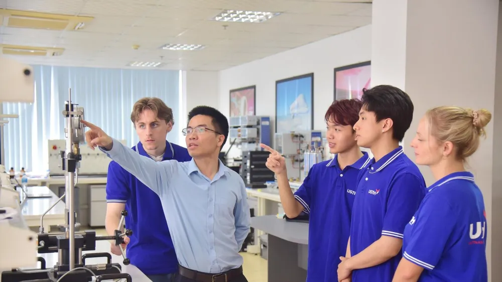 Bộ GD-ĐT nêu rõ: Không được sử dụng hoạt động liên kết để thay thế hoặc hạn chế việc thực hiện chương trình giáo dục bắt buộc.