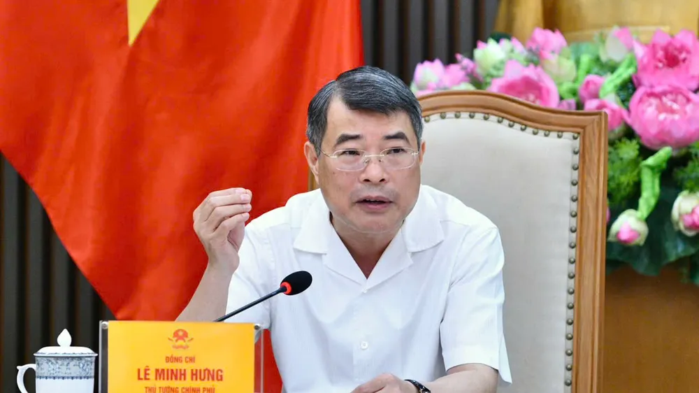 Thủ tướng Lê Minh Hưng chủ trì cuộc họp về cung ứng sách giáo khoa, rà soát chương trình, sách giáo khoa phổ thông. Ảnh: VIẾT CHUNG