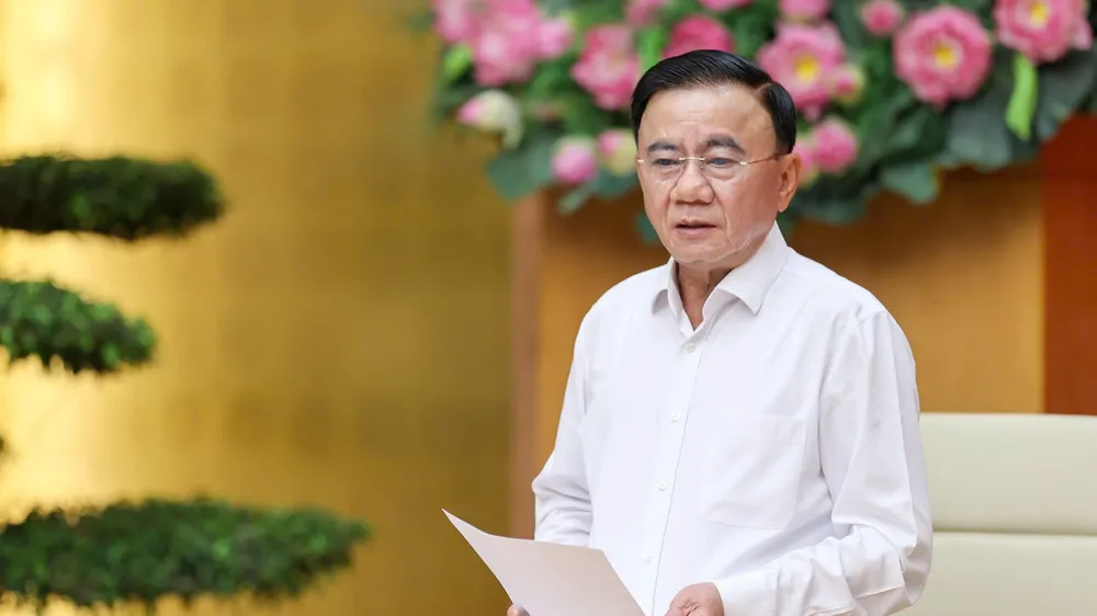 Trưởng Đoàn kiểm tra, giám sát số 221 Trần Cẩm Tú phát biểu tại hội nghị. Ảnh: VIẾT CHUNG