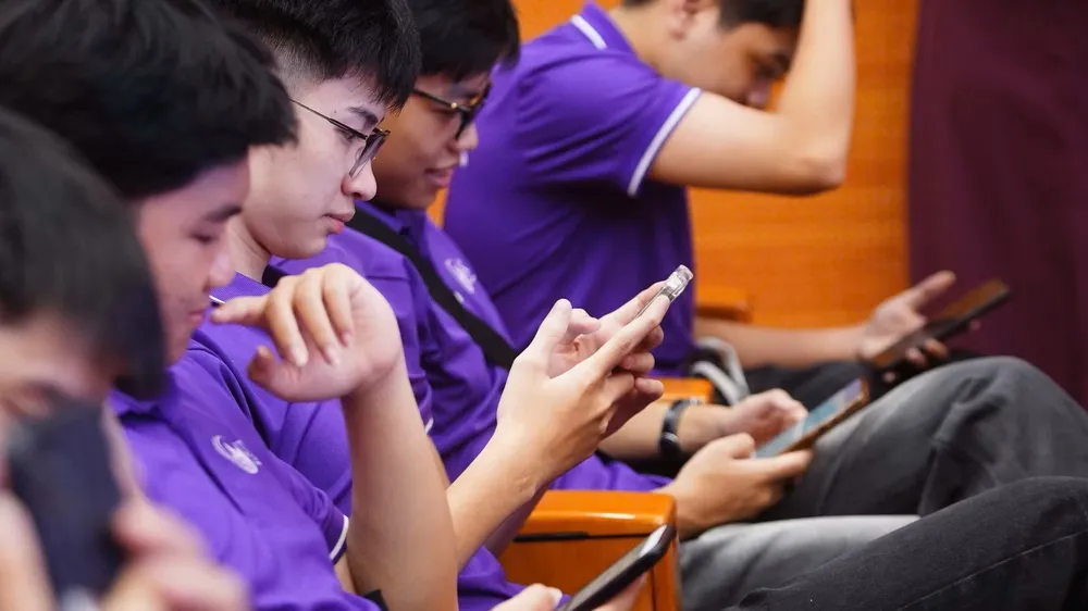 Sinh viên là đối tượng dễ bị lừa đảo với lời mời gọi “việc nhẹ lương cao”. ẢNH: NHƯ Ý