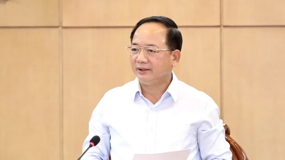 Đồng chí Trịnh Văn Quyết, Ủy viên Bộ Chính trị, Bí thư Trung ương Đảng, Trưởng Ban Tuyên giáo Trung ương, phát biểu tại hội nghị. Ảnh: NGUYỄN MẠNH