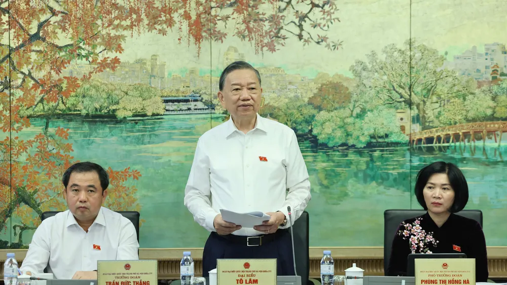 Tổng Bí thư, Chủ tịch nước Tô Lâm phát biểu tại phiên thảo luận tổ đại biểu Quốc hội đoàn TP Hà Nội, sáng 17-10. Ảnh: QUANG PHÚC