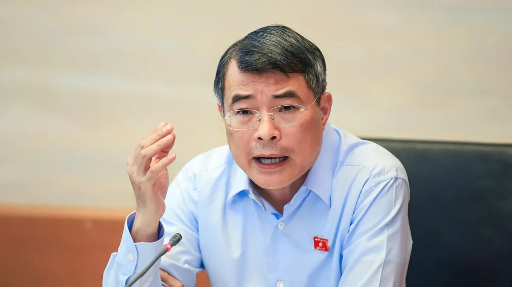 Thủ tướng Lê Minh Hưng phát biểu tại phiên thảo luận ở tổ đại biểu Quốc hội đoàn TP Hải Phòng, chiều 18-10. Ảnh: ĐỖ TRUNG