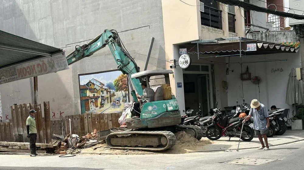 Công trình đang xây dựng trên đường Nguyễn Du, Hạnh Thông, TPHCM